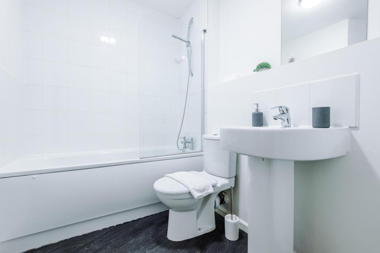 2 Bed Apartment With Balcony Private Parking Near Etihad Stadium, Coop Live Μάντσεστερ Εξωτερικό φωτογραφία